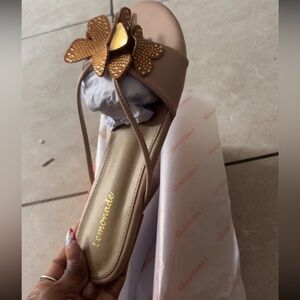 TAN BUTTERFLY SANDALS‼️